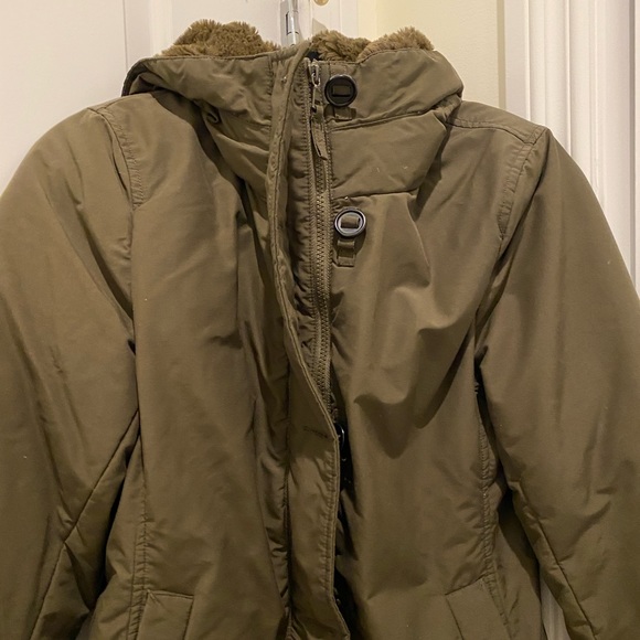Uniqlo Hybrid Ultra Warm Down Short Jacket/Coat with Adjustable Waist - Picture 6 of 9